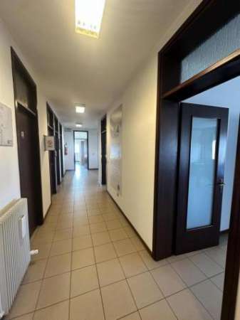 Foto CAPANNONE E UFFICI IN AFFITTO A MARCON
