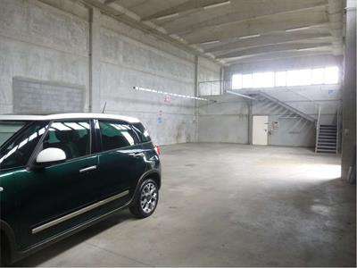 Foto Capannone in Affitto, 2 Locali, 300 mq, Forl (Cava)
