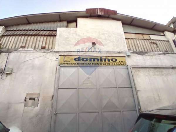 Foto Capannone in affitto a Arzano - 1 locale 230mq