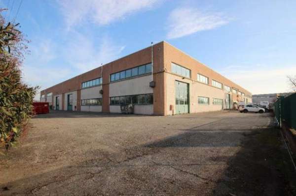 Foto Capannone in affitto a Calderara Di Reno - 5 locali 1190mq