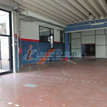 Foto Capannone in Affitto a Cambiago