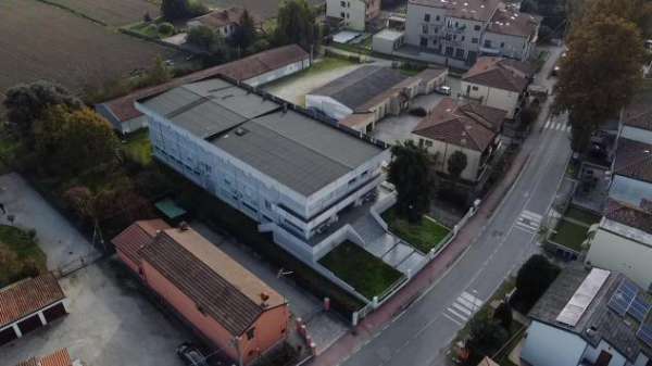 Foto Capannone in affitto a Ferrara - 1 locale 1800mq