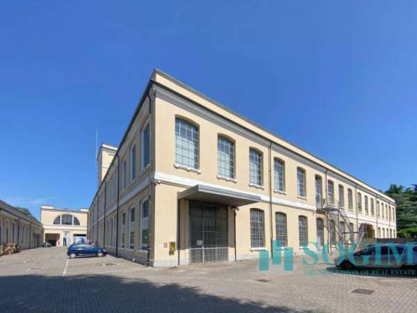 Foto Capannone in affitto a Gallarate - 1 locale 1235mq