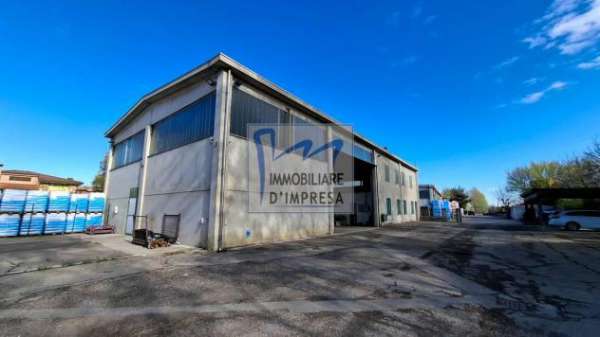 Foto Capannone in affitto a Parma - 1 locale 420mq