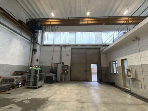 Foto Capannone in affitto a Piacenza - 3 locali 846mq