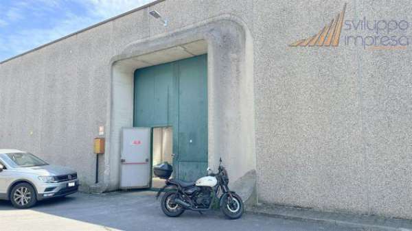 Foto CAPANNONE IN AFFITTO AD ARCORE
