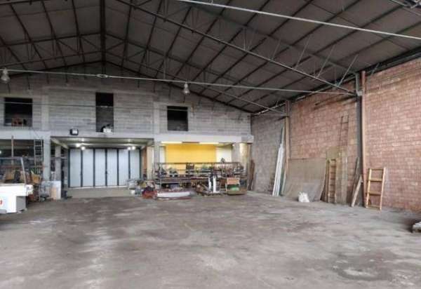 Foto Capannone industriale in affitto a Massa 1000 mq  Rif: 981269
