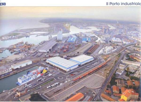 Foto Capannone uso commerciale affittasi