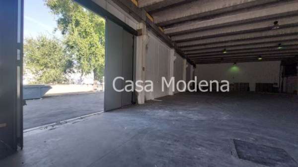 Foto CAPANNONE/MAGAZZINO A MODENA