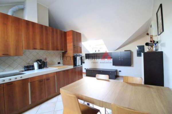 Foto Carugate - Mansarda con posto auto in affitto