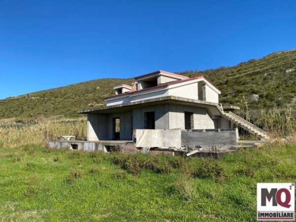 Foto CASA DI CAMPAGNA DA COMPLETARE CON AMPIO TERRENO - LOC. INCALDANA RIF. F2572