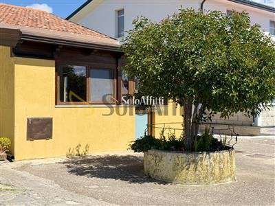 Foto Casa indipendente - A schiera a Lagopesole, Avigliano