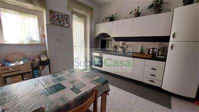 Foto Casa indipendente di 5 locali in Affitto