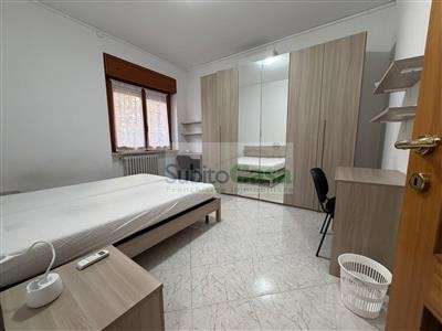 Foto Casa indipendente in Affitto a 300�