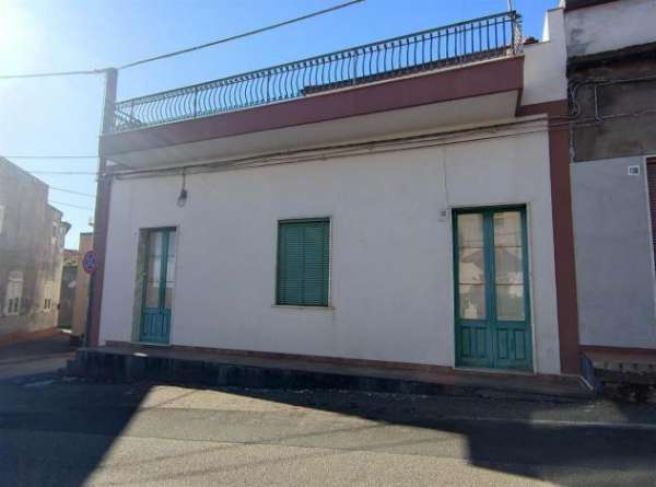 Foto Casa indipendente in affitto a Acireale - 3 locali 196mq