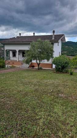 Foto Casa indipendente in affitto a Bore