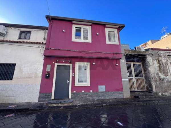 Foto Casa Indipendente in affitto a Catania, Centro Storico