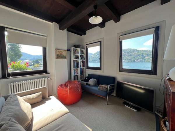 Foto Casa indipendente in affitto a Como