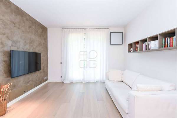 Foto Casa indipendente in Affitto a Desenzano del Garda Rivoltella del Garda