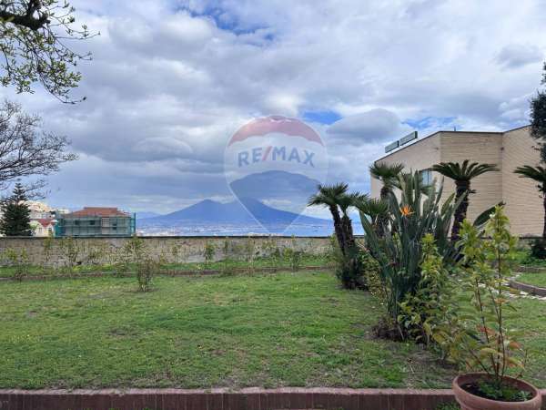 Foto Casa indipendente in affitto a Napoli