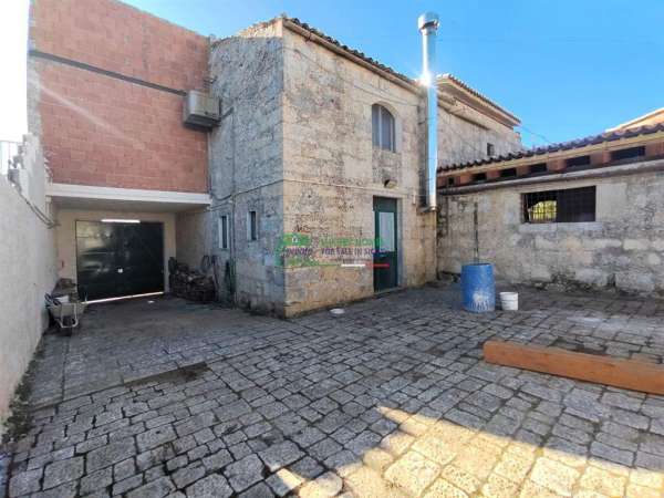 Foto Casa indipendente in affitto a Ragusa