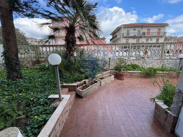 Foto Casa indipendente in affitto a Ragusa