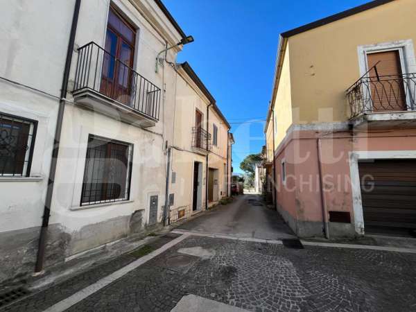 Foto Casa indipendente in affitto a San Potito Sannitico