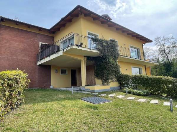 Foto Casa indipendente in affitto a Torino