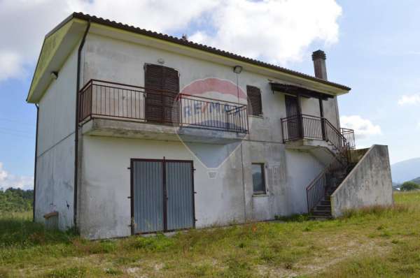 Foto Casa indipendente in affitto a Valfabbrica