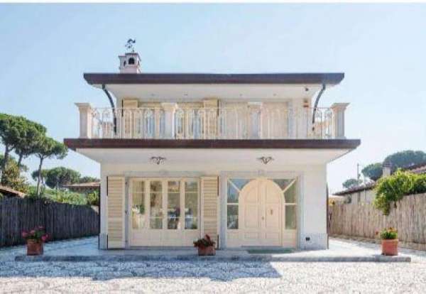 Foto Casa singola in affitto a Forte dei Marmi 300 mq  Rif: 1233570