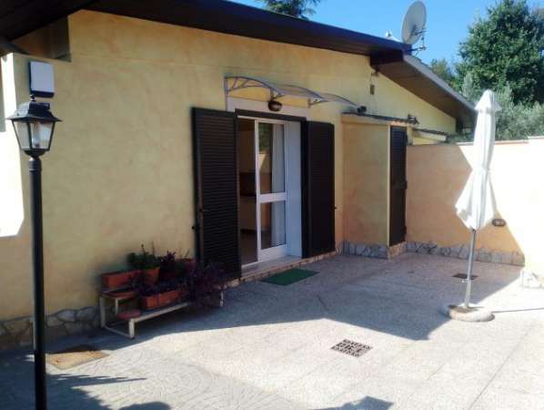 Foto Casal Lumbroso - villino unico livello con giardino