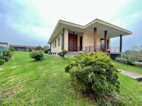 Foto Casale Litta  Villa singola arredata con giardino  1500 mensili  Disponibile dal 15 ottobre