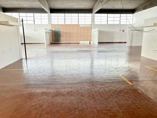 Foto Casalecchio di Reno (BO), ad.ze Via del Lavoro - Affittasi showroom