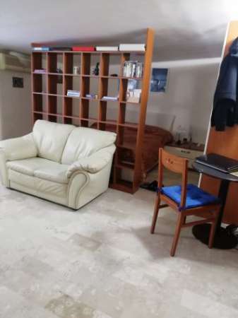 Foto CASERTA CORSO TRIESTE MOLOCALE ARREDATO CON POSTO AUTO IN RESIDENCE (N4)