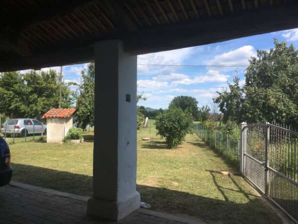Foto Casetta indipendente con giardino privato