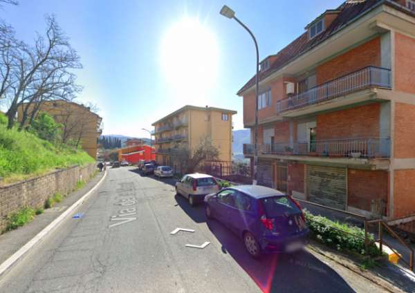 Foto CASTEL MADAMA TRILOCALE CON BALCONE E POSTO AUTO