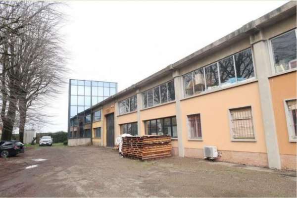 Foto Castel Maggiore (BO) - Affittasi capannone