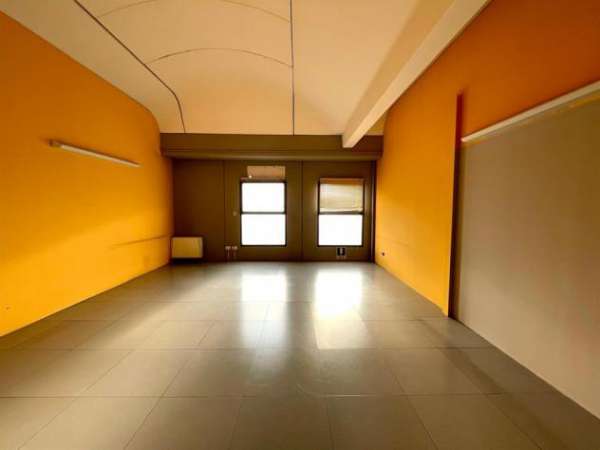 Foto cdv1000 - ufficio indipedete di 3 grandi locali + 4 posti auto