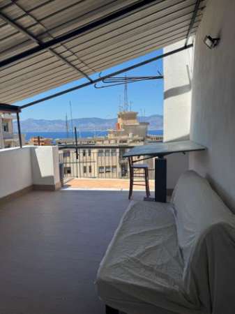 Foto Centrale nuovo attico con terrazzo vista mare per due persone