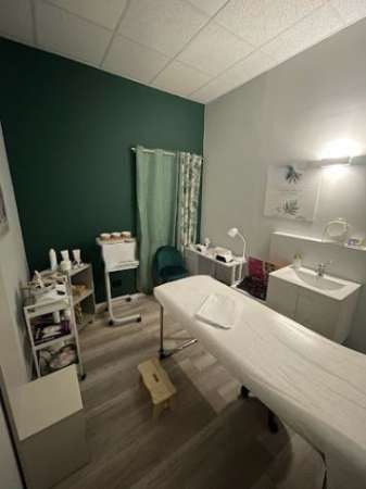 Foto Centro estetico pronto a lavorare � elegante, visibile e senza investimento