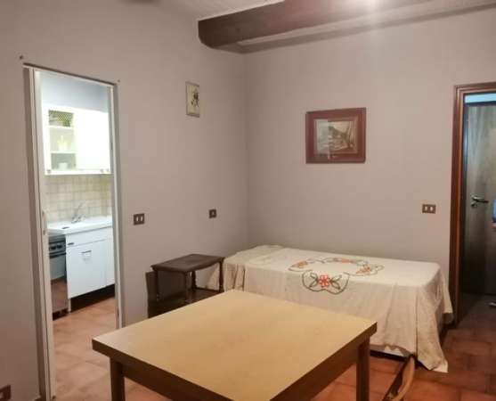 Foto Centro storico monolocale con cucinotto separato