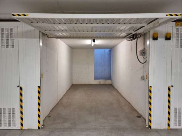 Foto Cerchi un garage sicuro e confortevole per il tuo veicolo?