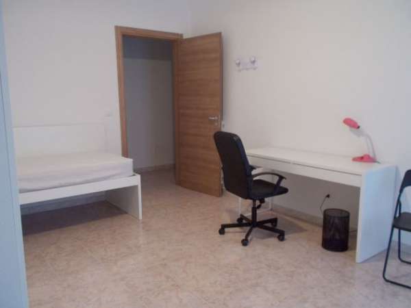 Foto Cittadella universitaria studentessa