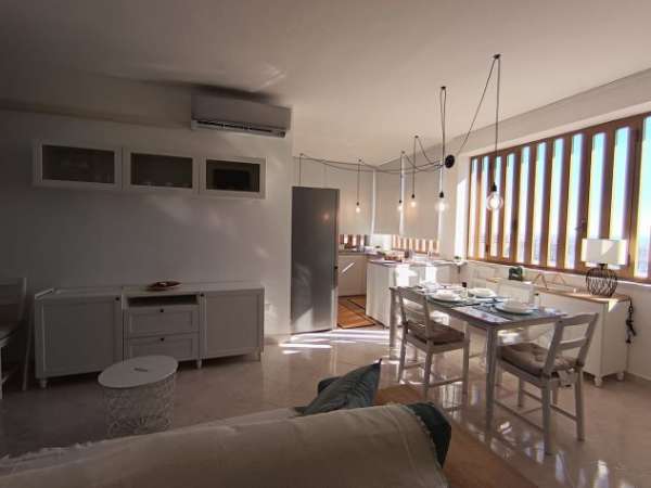 Foto Codice sr2025/151 - attico arredato con terrazzo