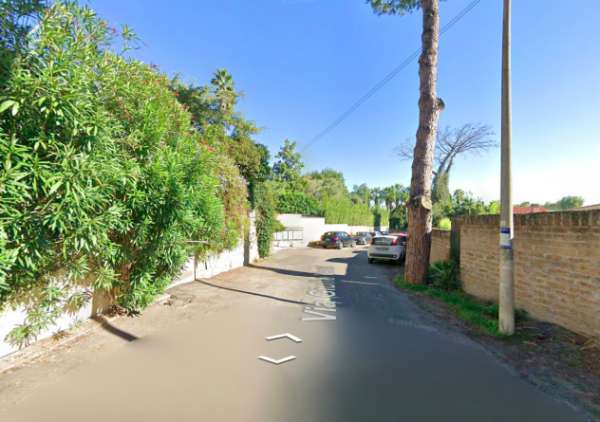 Foto COLLE AURELIO BILOCALE CON GIARDINO E DOPPI SERVIZI.