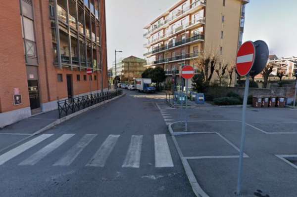 Foto COLLEGNO VIA LUIGI EINAUDI DECOROSO BILOCALE CON BOX AUTO