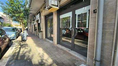 Foto Commerciale - Due Vetrine a CENTRALE, Monopoli