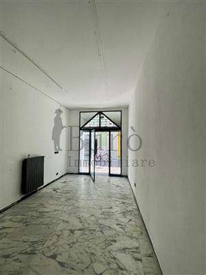 Foto Commerciale - Una vetrina a Parma