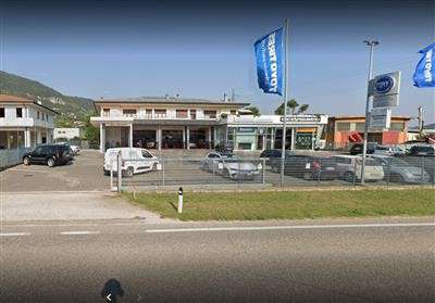 Foto Commerciale a Cornedo Vicentino