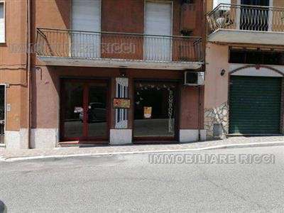 Foto Commerciale buono/abitabile